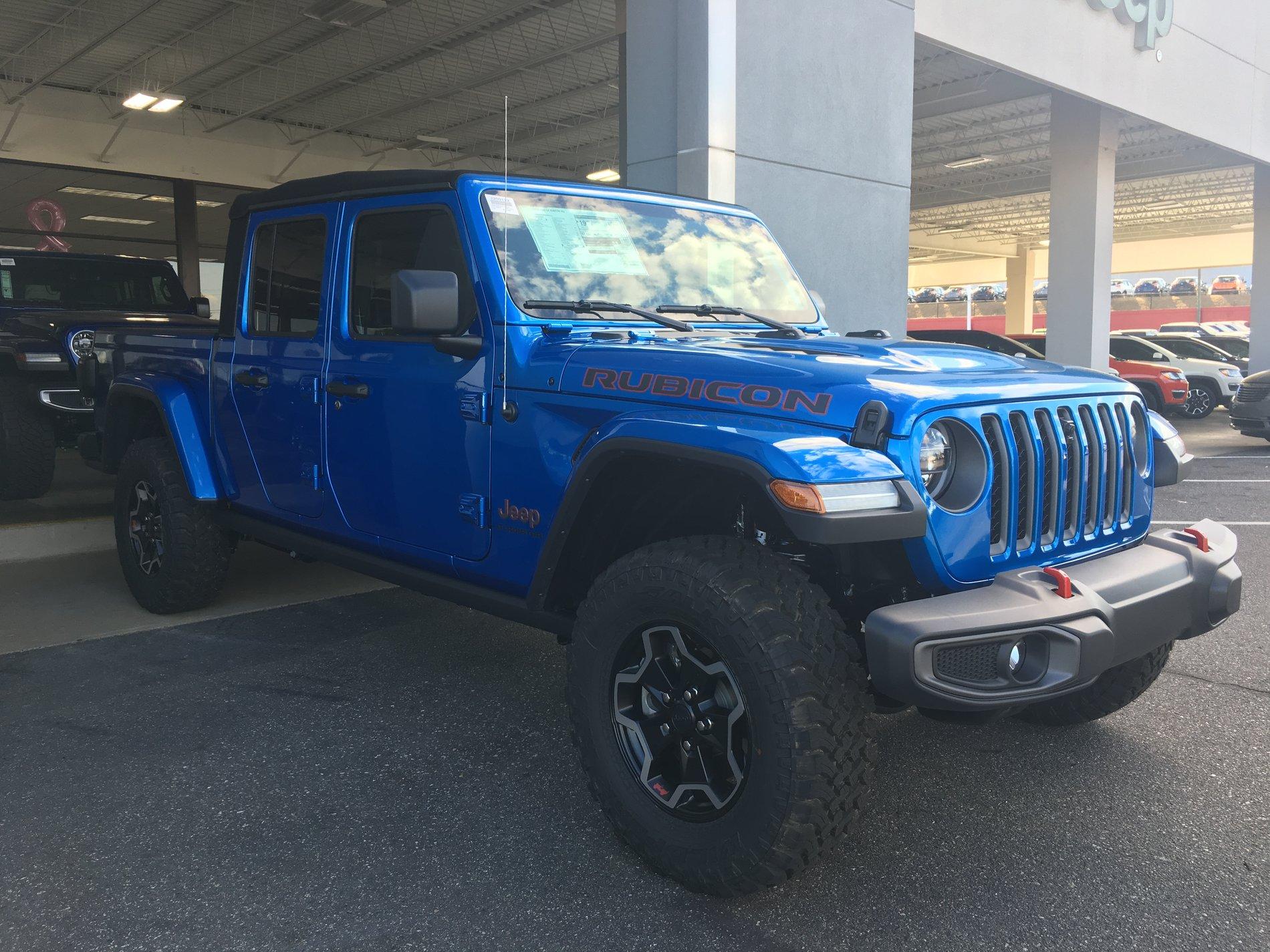 Jeep Gladiator HYDRO BLUE PEARL Gladiator JT Club 0150D415-5A18-452C-B217-BCFC1FDD888C