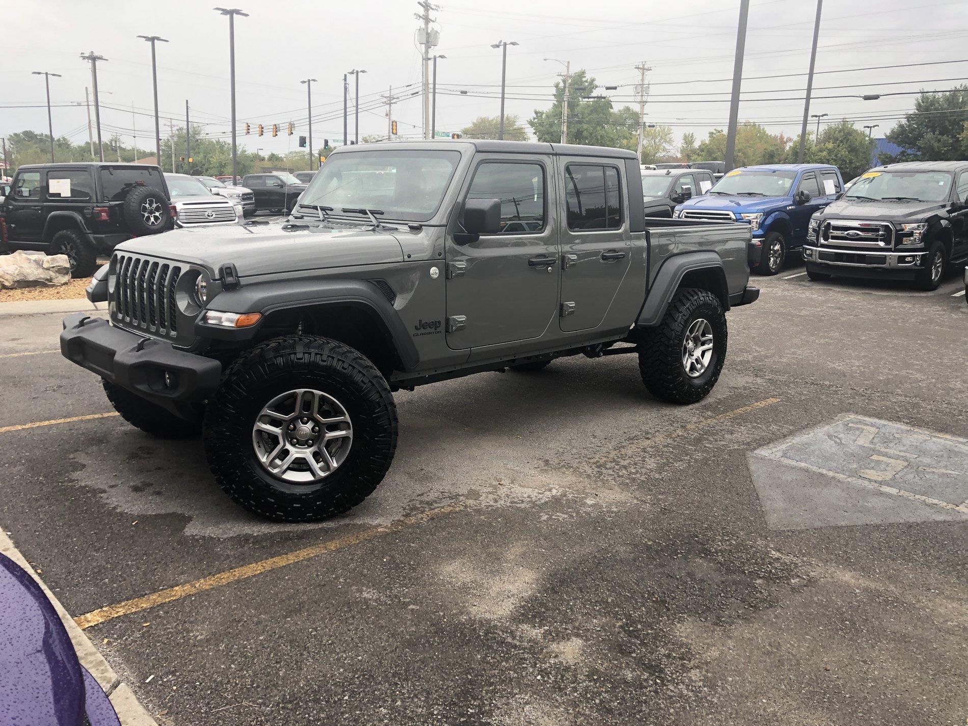 Jeep Gladiator STING GRAY Gladiator JT Club D5D2BB4A-2B54-4756-BB1A-D559A6D6D9B6