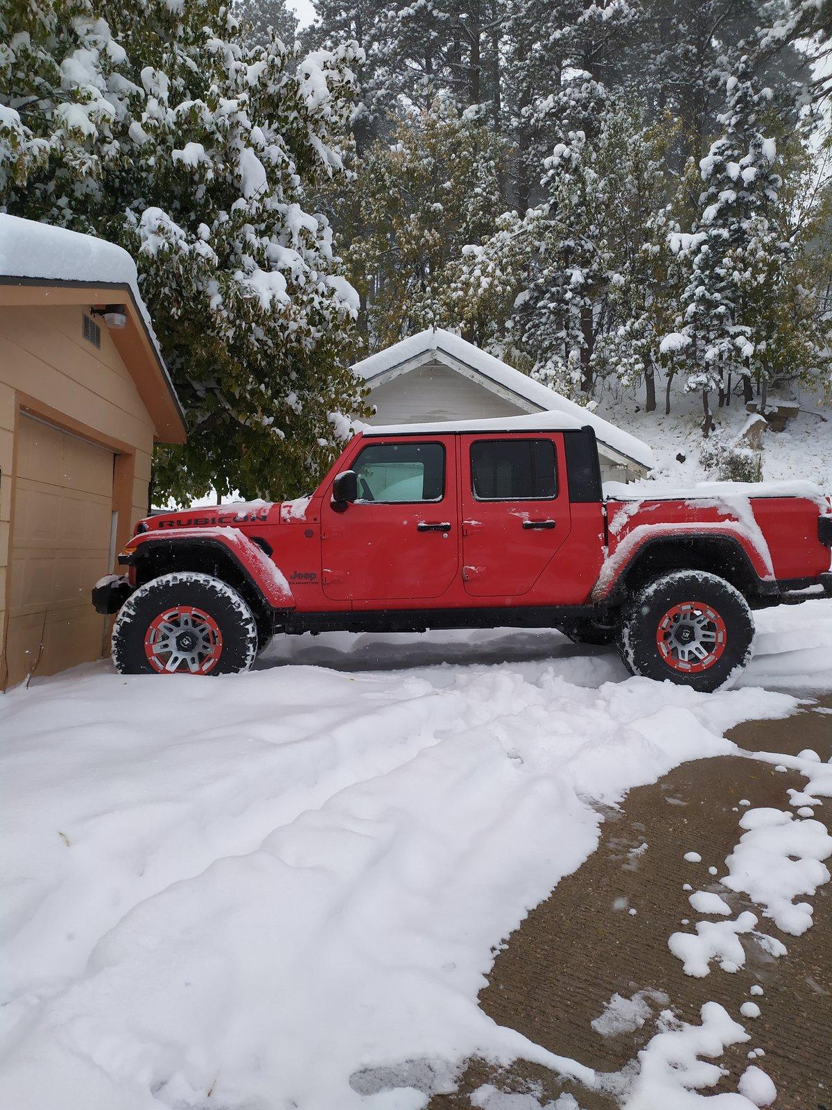 Jeep Gladiator Playing in the snow IMG_20191010_162845