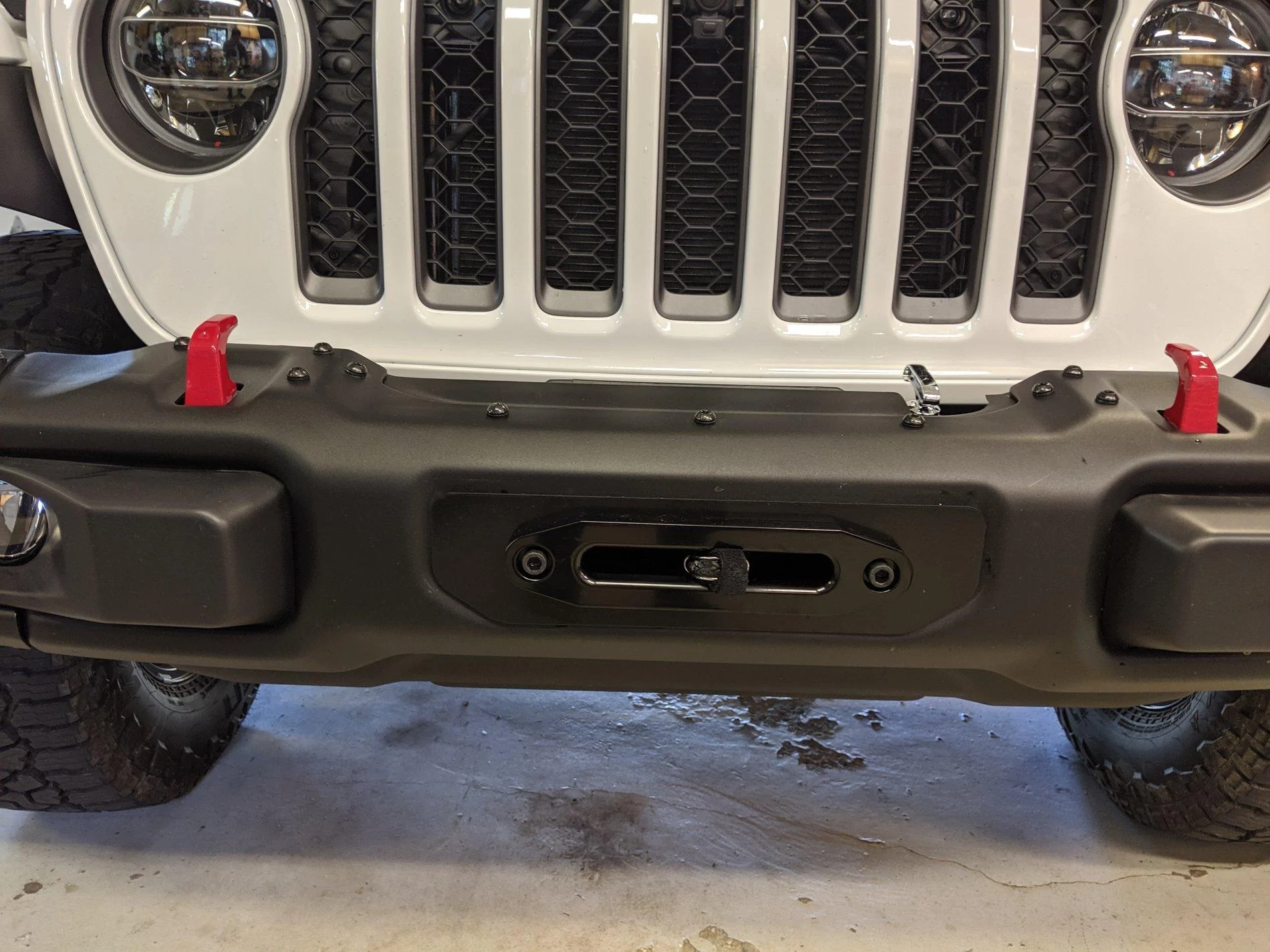Jeep Gladiator Winch install without wire box bumperplate2