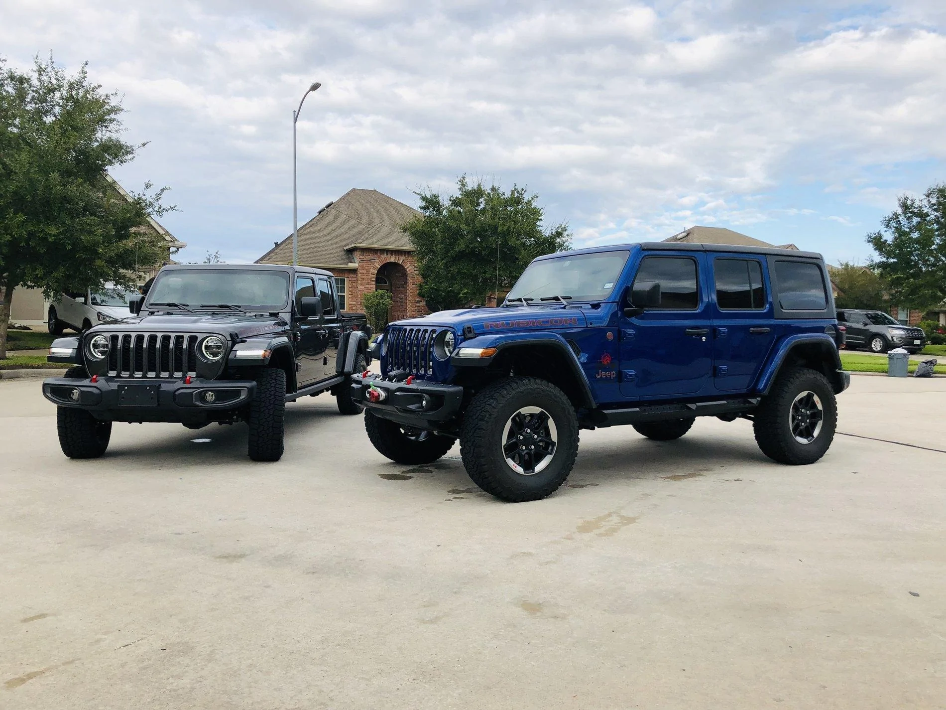 Jeep Gladiator GRANITE CRYSTAL JT Gladiator Club 5659C350-1EA0-4440-8E8B-069151E20389
