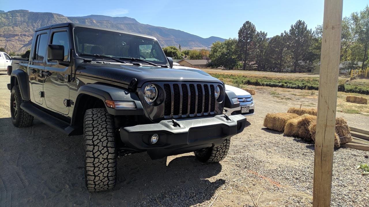 Jeep Gladiator Below Invoice Discussion @ Motor Inn of Spirit Lake IMG_20191012_123741