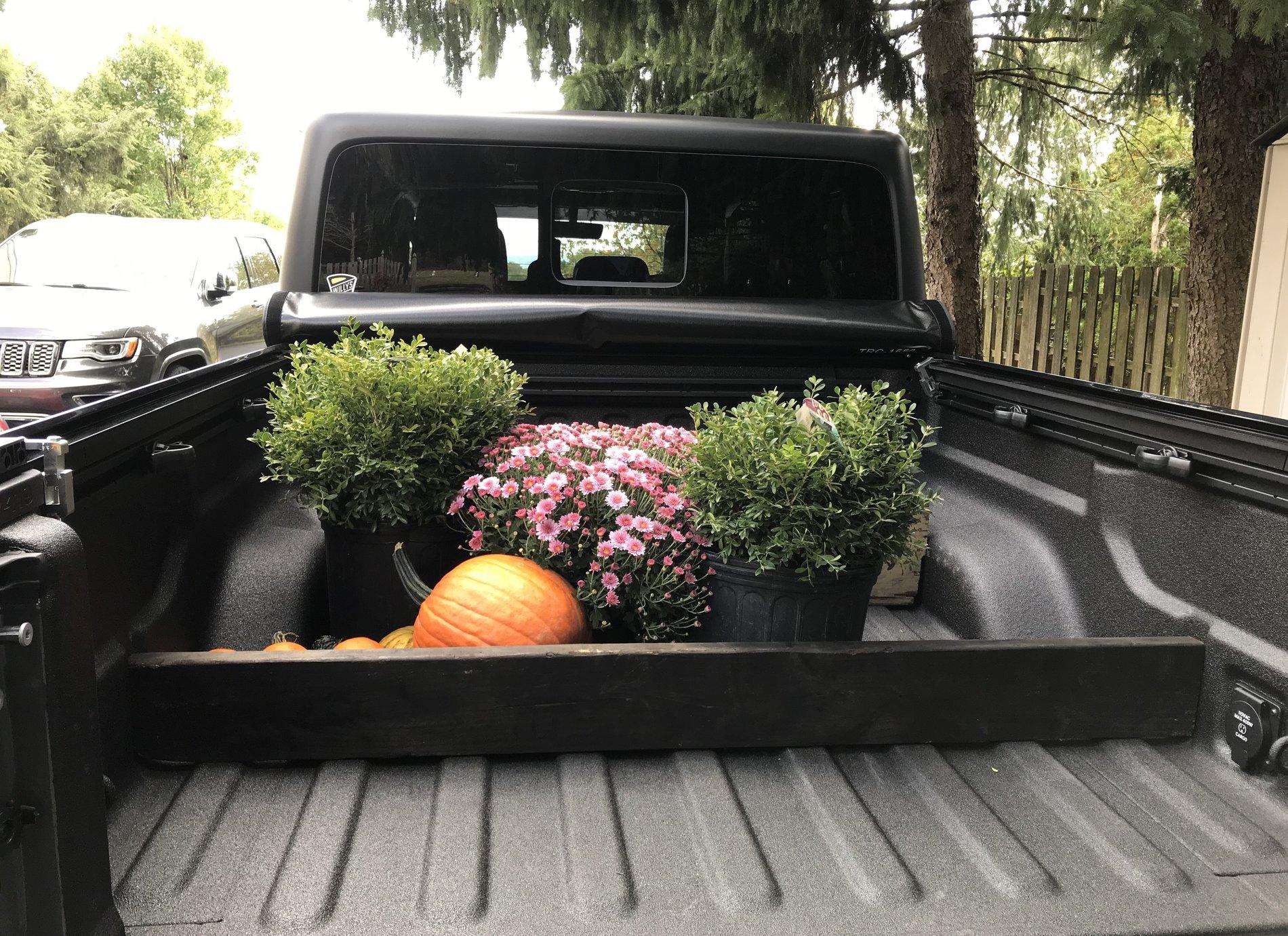 Jeep Gladiator Finally the bed hauling... F3B9543D-CF7C-4402-9D02-696B16457656