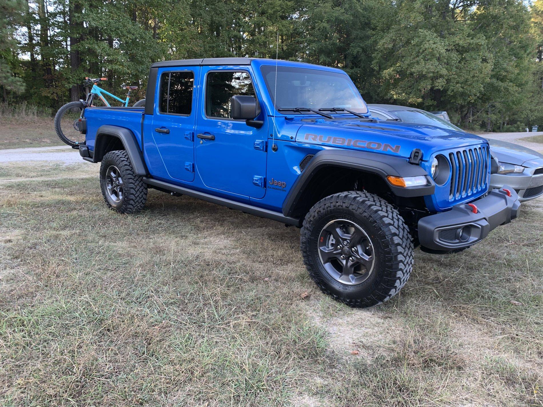 Jeep Gladiator HYDRO BLUE PEARL Gladiator JT Club 94C04D76-FEDF-49EB-99E4-00968782037E
