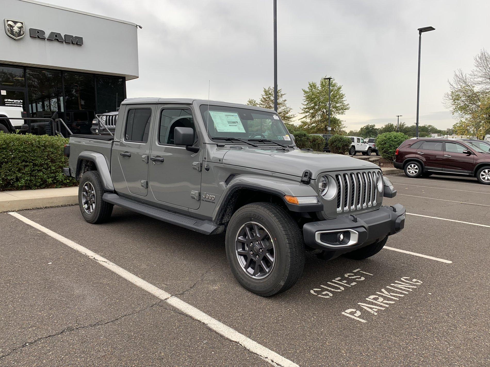 Jeep Gladiator STING GRAY Gladiator JT Club 6164CE37-A9B8-45BD-8FFF-25E264C9B329