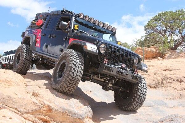 Jeep Gladiator Not my build: "Overland Gladiator Crawling on 40's & Camping in Style" 04-2020-overland-gladiator-lead4