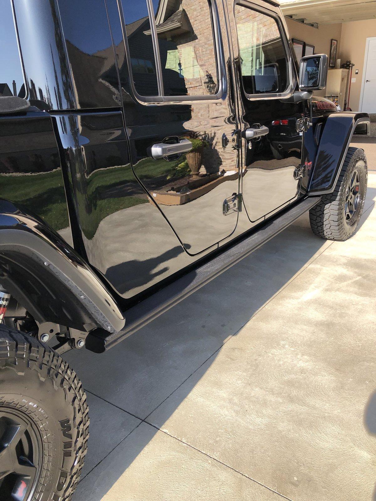 Jeep Gladiator OEM Wide Rock Rails 50D26708-3543-4DBC-97FF-03971E0AC78A