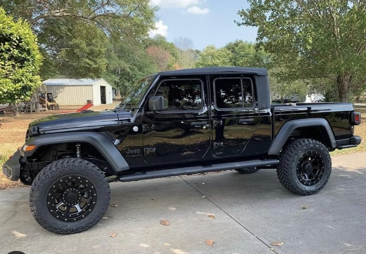 Jeep Gladiator BLACK Gladiator JT Club 3748F95C-10E0-4C0A-B887-1F45A87320FD