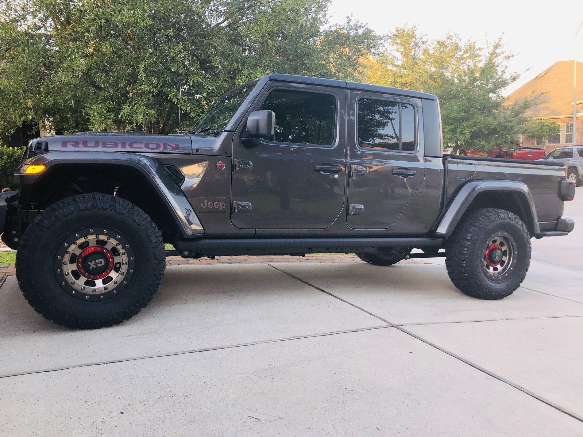 Jeep Gladiator GRANITE CRYSTAL JT Gladiator Club 3935C369-EB98-462D-999C-02436747A5F1
