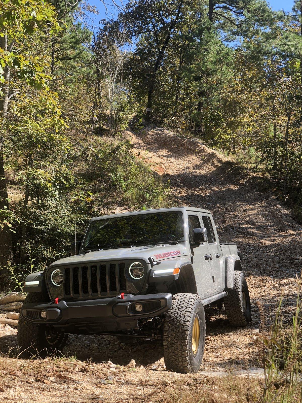 Jeep Gladiator STING GRAY Gladiator JT Club 1A90F73A-2024-4326-A96E-A6AF350EB6C7