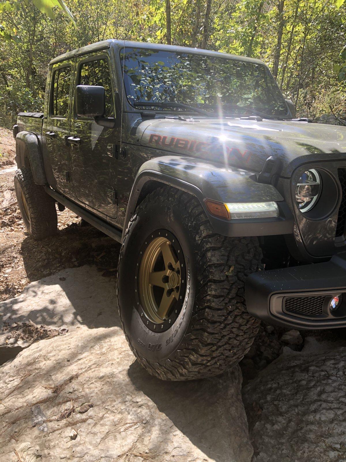 Jeep Gladiator STING GRAY Gladiator JT Club 089B227B-A25A-404E-B47B-7E9E4BF4AEAF