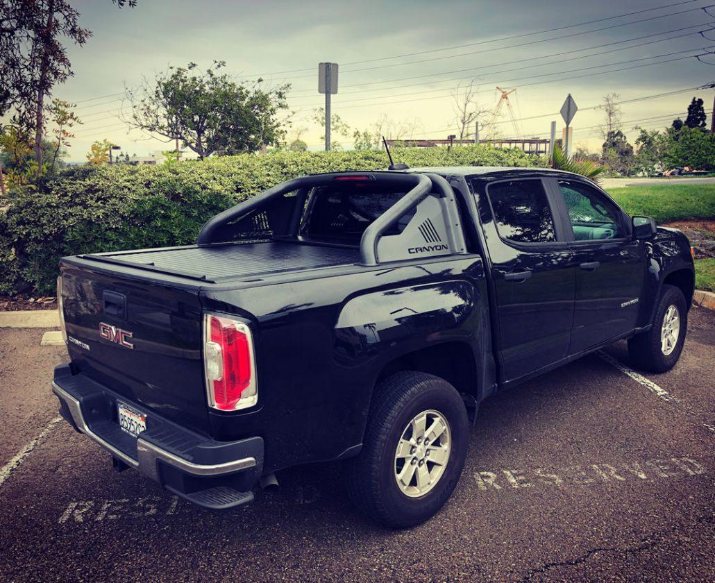 Jeep Gladiator Tonneau Covers and Bed Racks GMC-Canyon-with-Sports-Bar-2018-1030x840