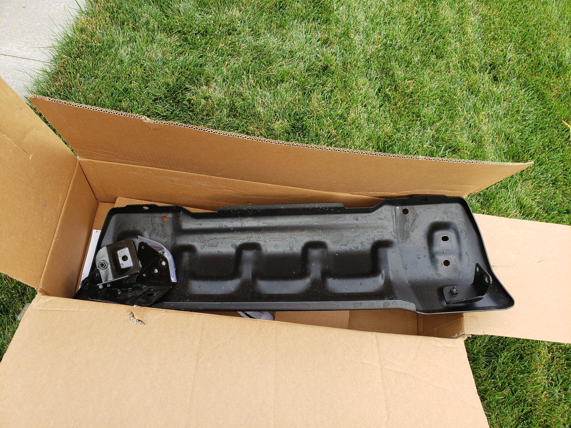 Jeep Gladiator Gladiator plastic bumper.... steel end caps 20190927_164112