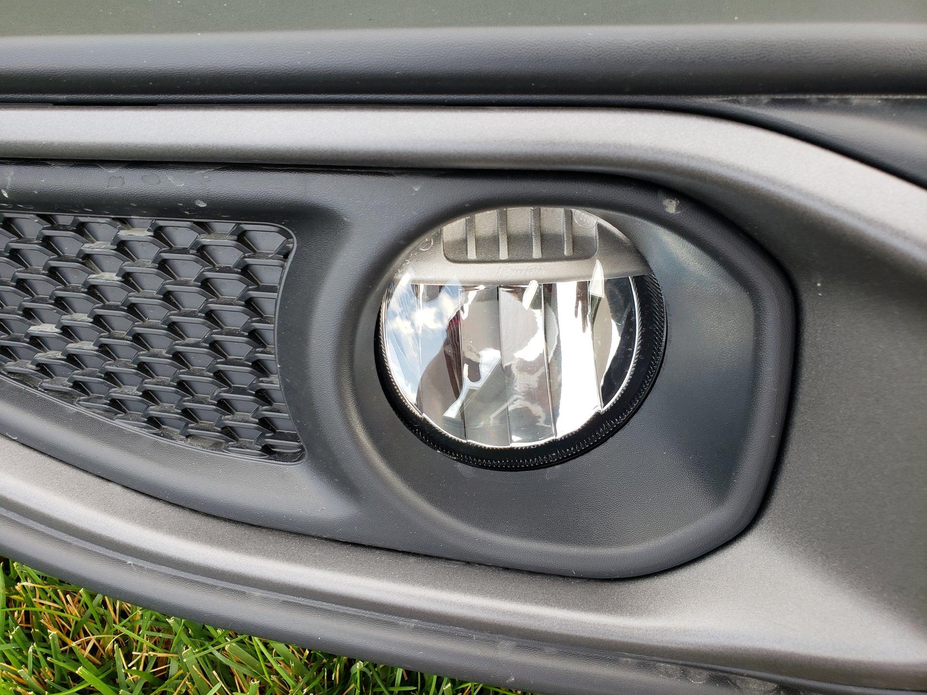 Jeep Gladiator Gladiator plastic bumper.... steel end caps 20190927_164125