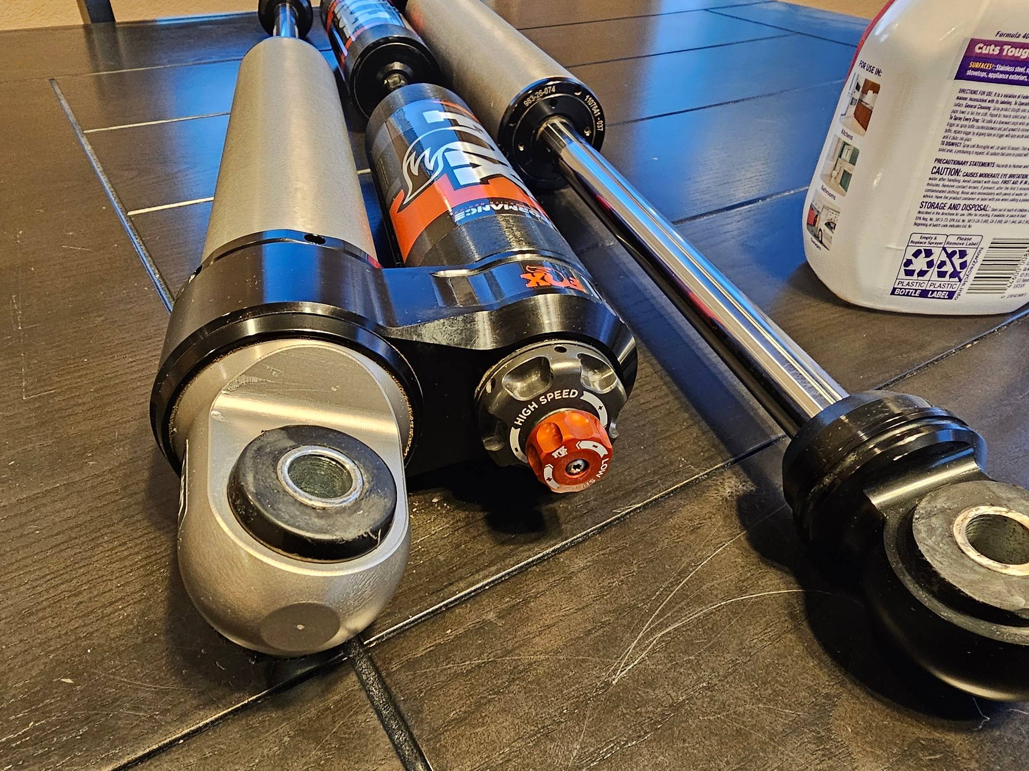 Jeep Gladiator ($1000 o.b.o) Fox 2.5 Series 2-3" Lift Rear Piggyback Reservoir Shocks 1000019880