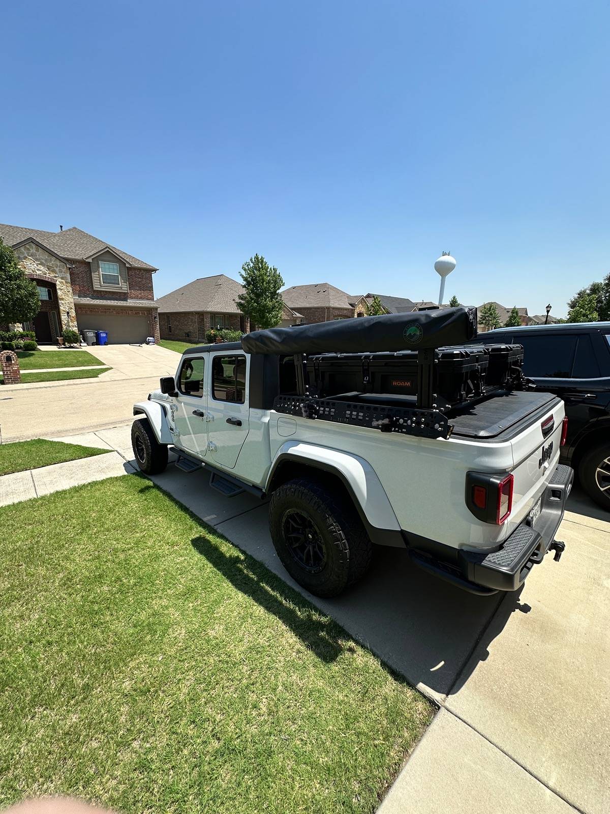 Jeep Gladiator Billie Bars with roll-up tonneau cover? IMG_0240