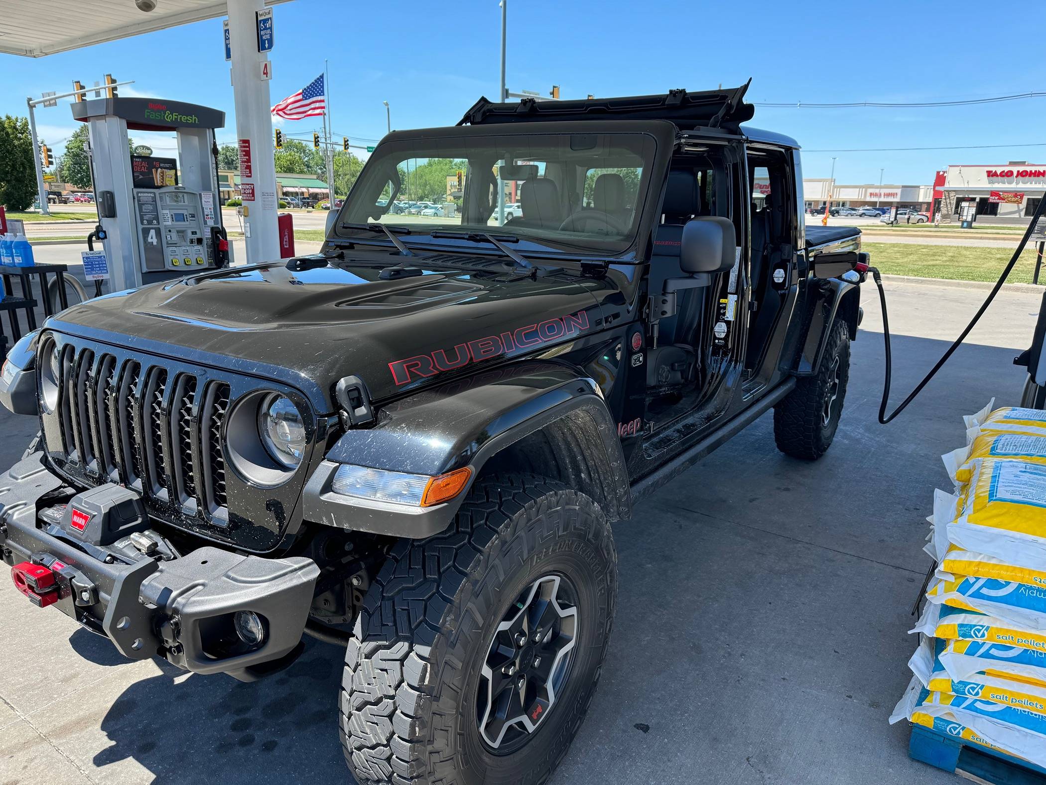Jeep Gladiator What happened? Official Mopar doors-off side mirrors IMG_0425
