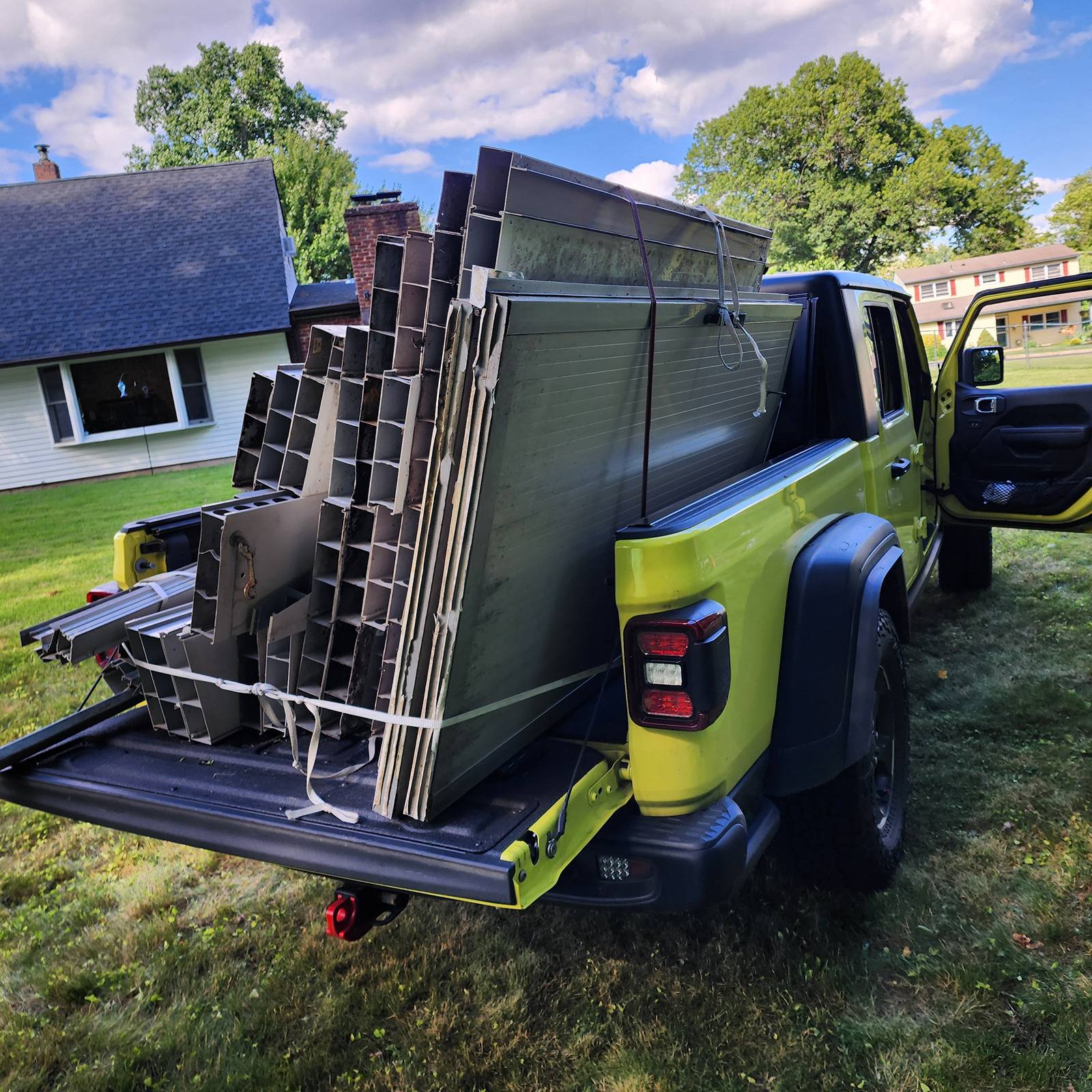 Jeep Gladiator What did you HAUL in your JT today? 1000010407