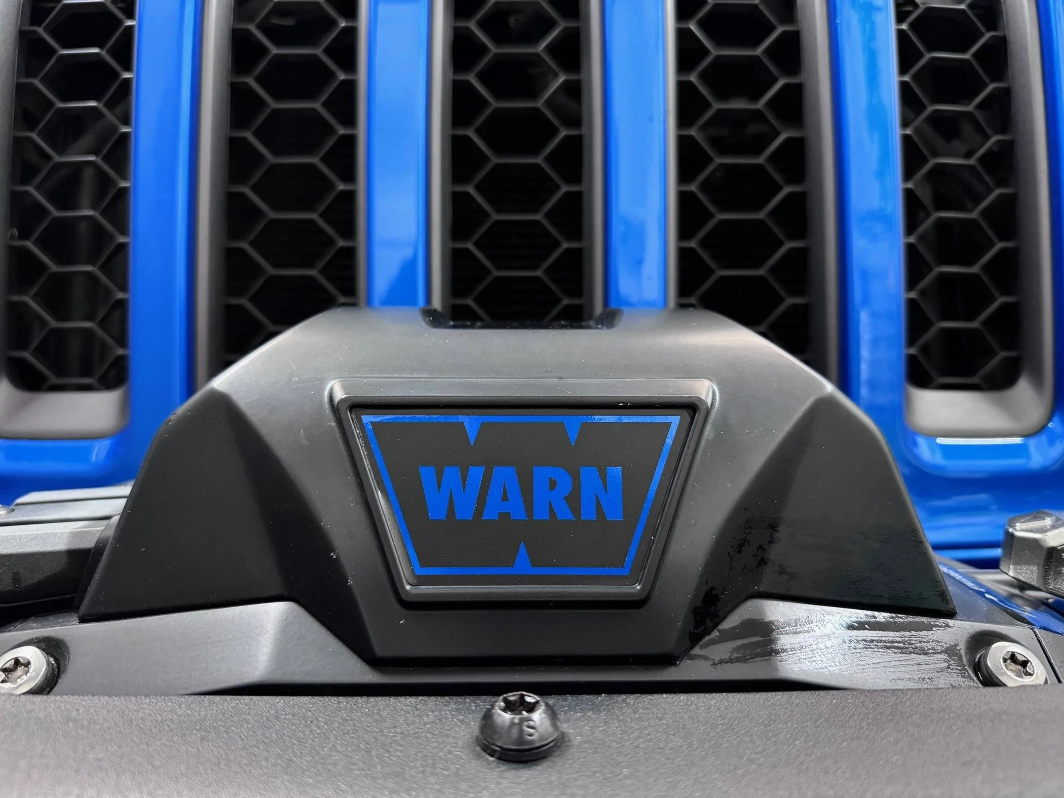 Jeep Gladiator Warn Winch Logo Warn Winch Logo Blue Close u