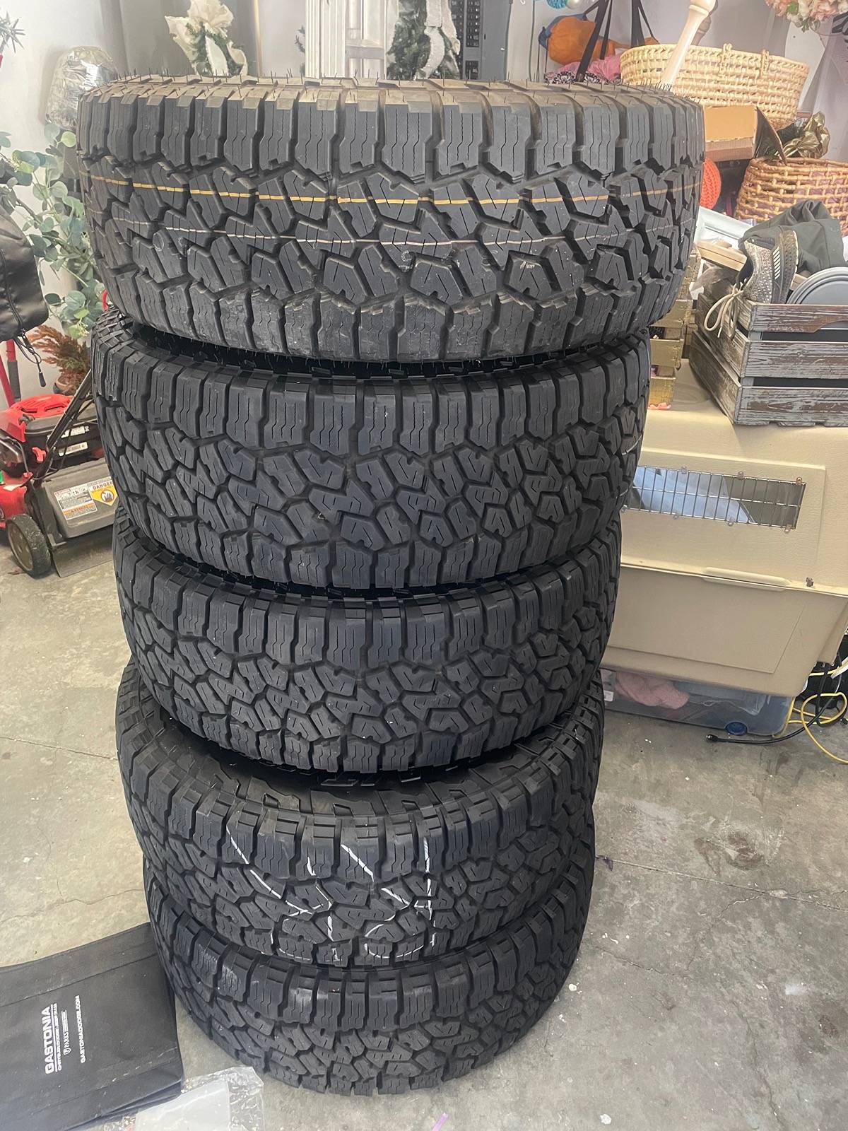 Jeep Gladiator Rubi wheels and Tires (4+spare) IMG_5754