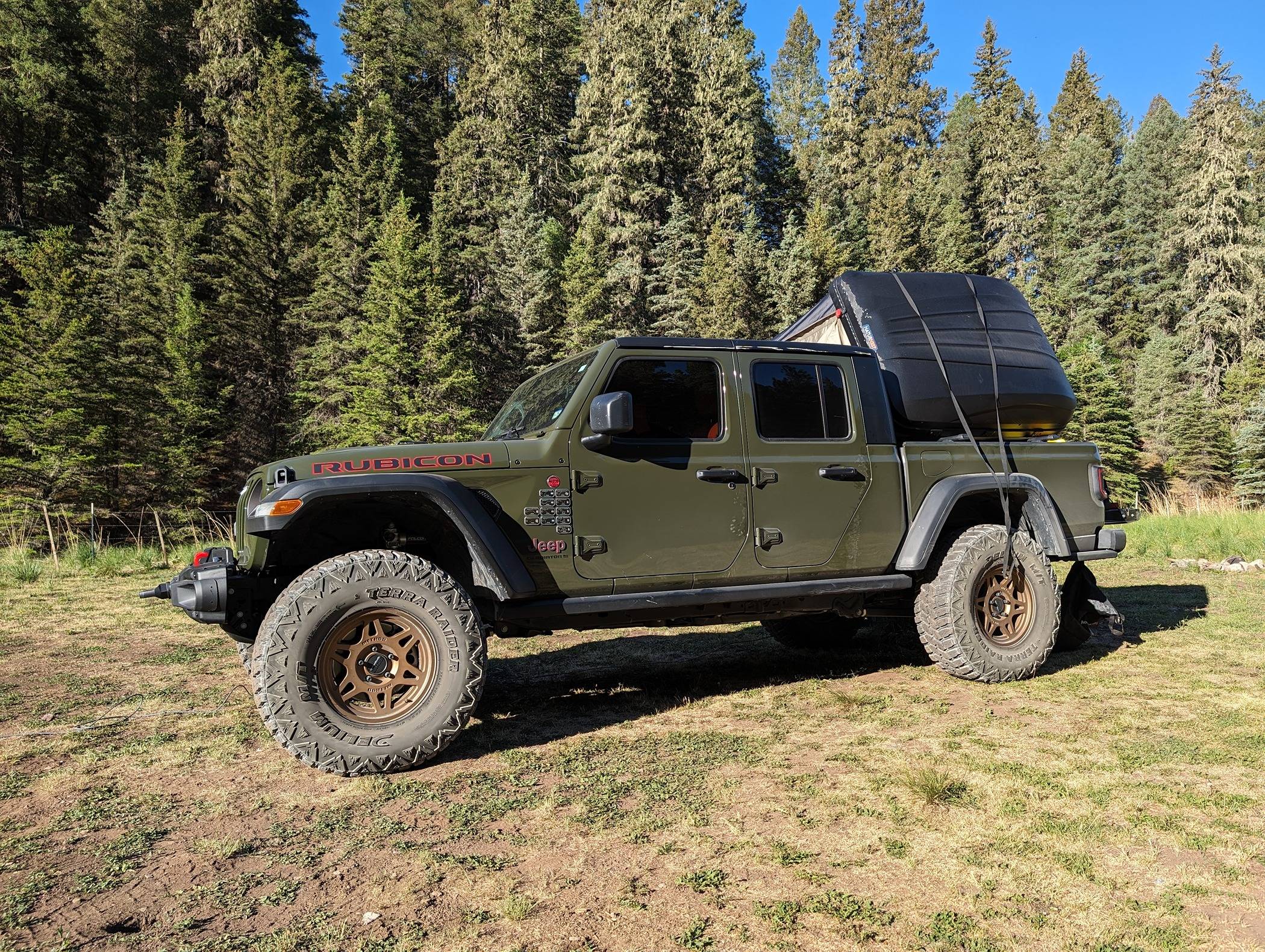 Jeep Gladiator Clayton 2.5" Overland Lift Driveway Solo Install Review PXL_20240611_134927683