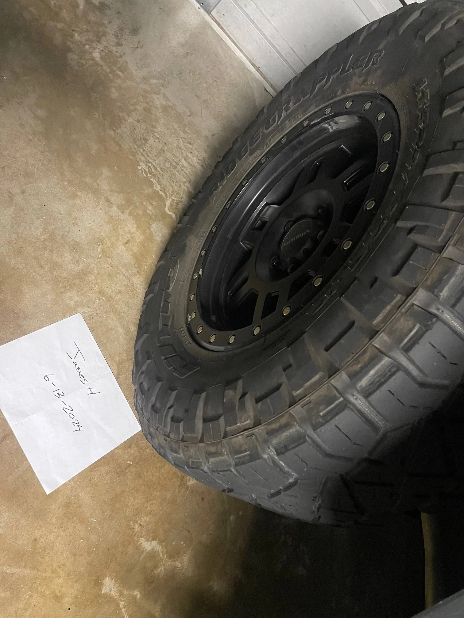 Jeep Gladiator (4) used Nitto Ridge Grapplers - 35 x 12.5 R18 Tire1
