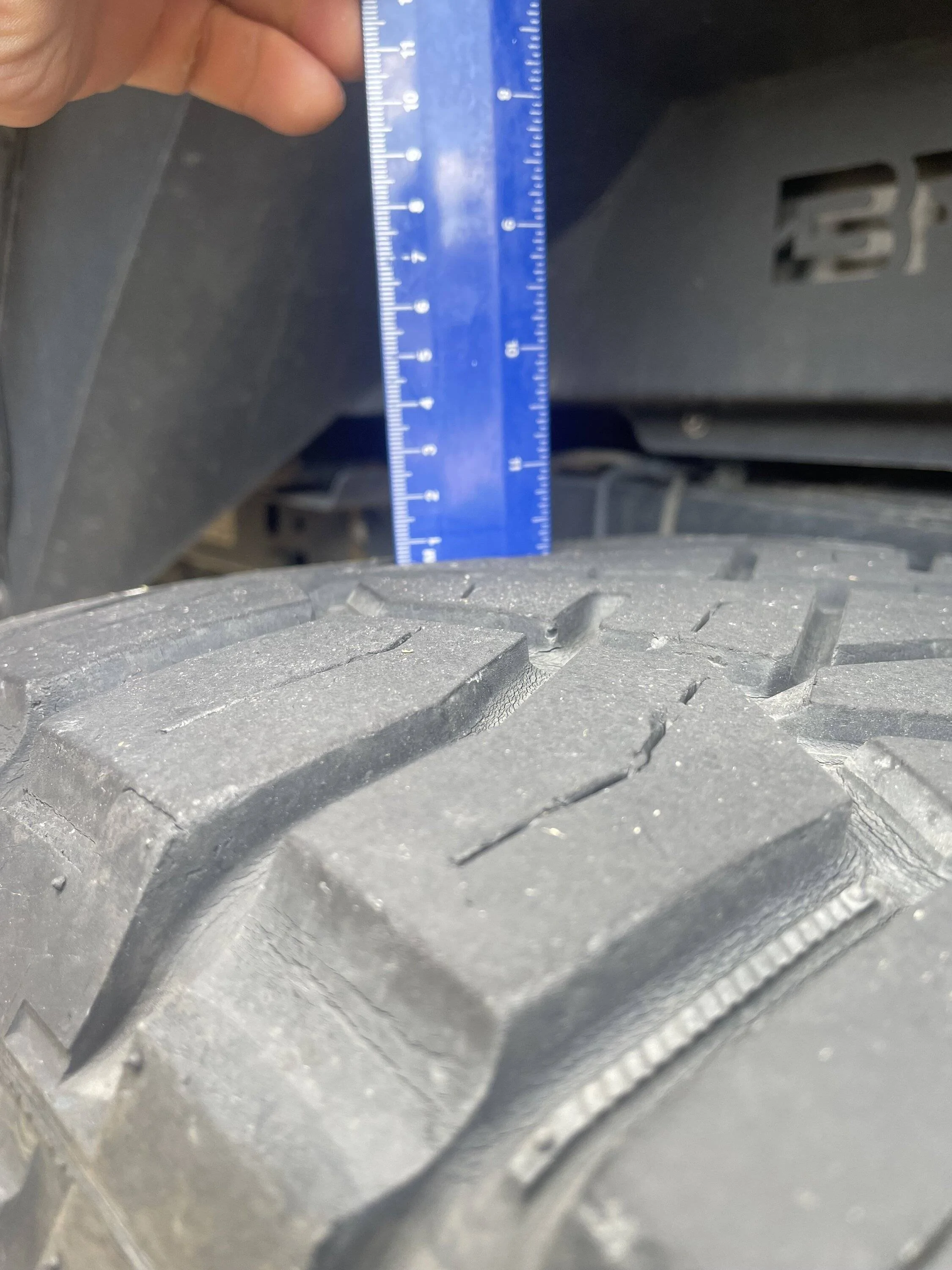 Jeep Gladiator (4) used Nitto Ridge Grapplers - 35 x 12.5 R18 IMG_1608