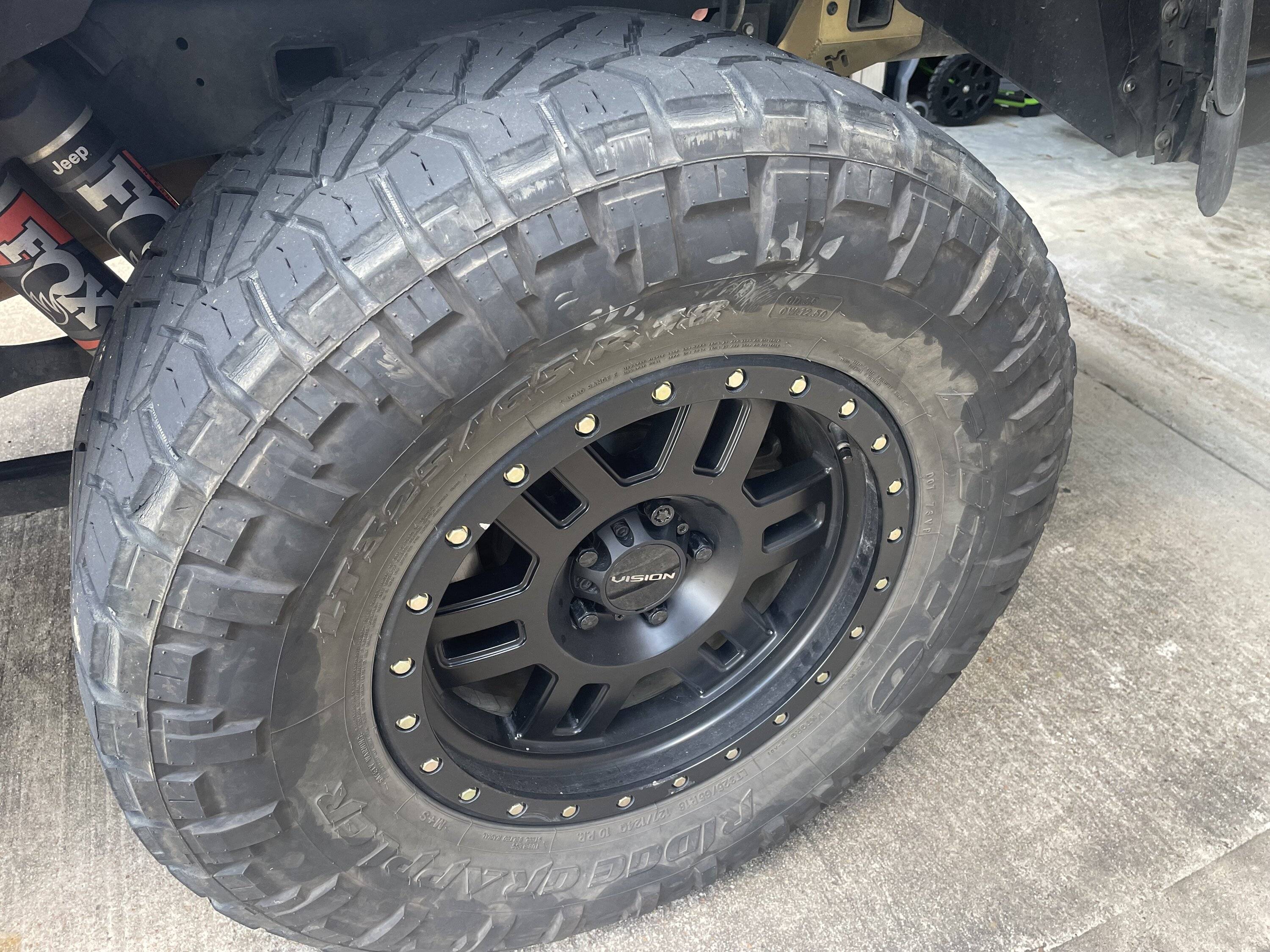 Jeep Gladiator (4) used Nitto Ridge Grapplers - 35 x 12.5 R18 IMG_1612