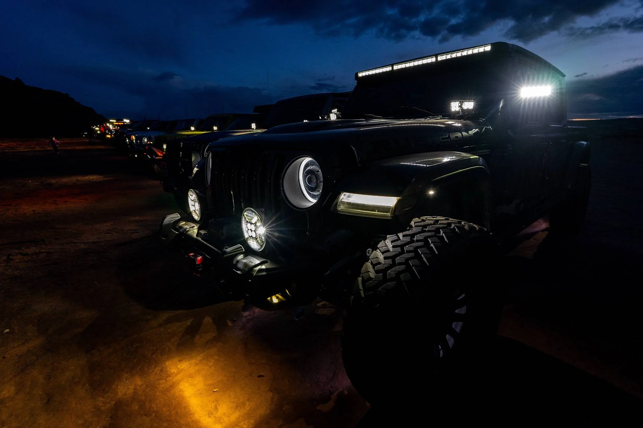 Jeep Gladiator ORACLE Lighting Oculus Bi-LED Headlight: New Video ORACLE_Lighting_7_Mile_Rim_Sparkl