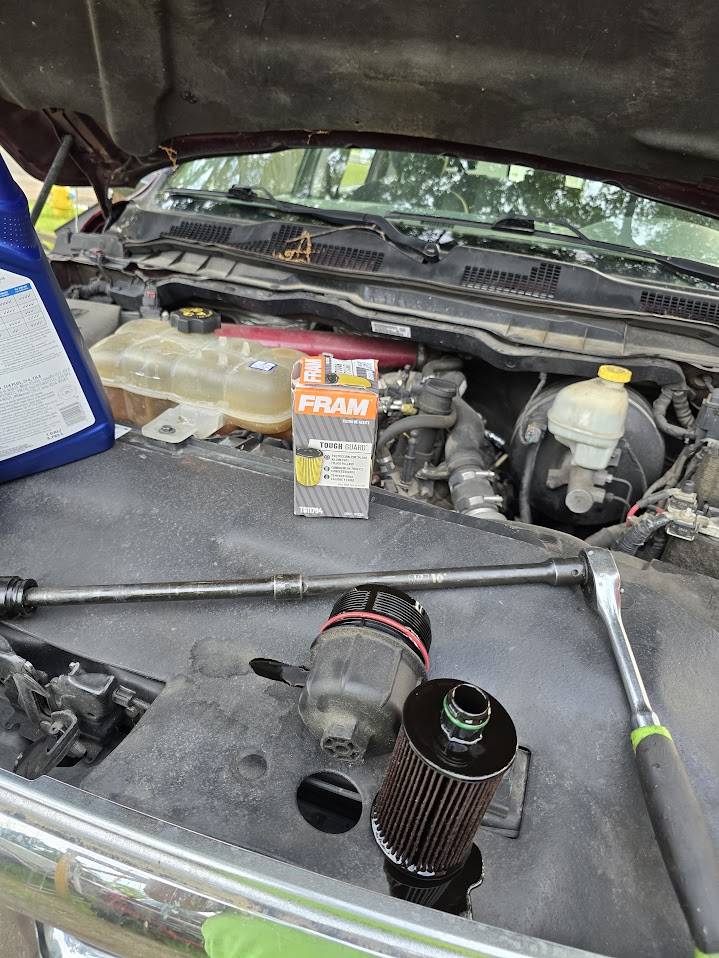 Jeep Gladiator Wow, Hurricane 6 engine has no dip stick? 20240602_200110