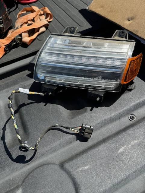 Jeep Gladiator OEM LED Fender Lights / Side Markers thumbnail_IMG_0853