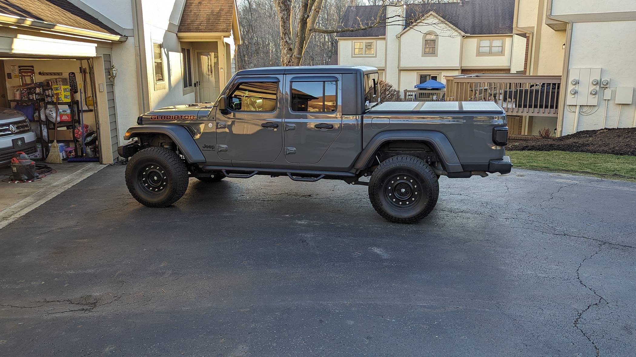 Jeep Gladiator 2020 Sport fenders and inner liners $300 obo PXL_20240203_215725916