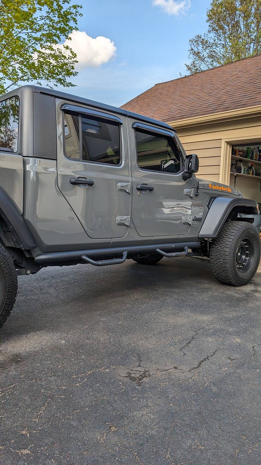 Jeep Gladiator 2020 Sport fenders and inner liners $300 obo PXL_20240428_220842717