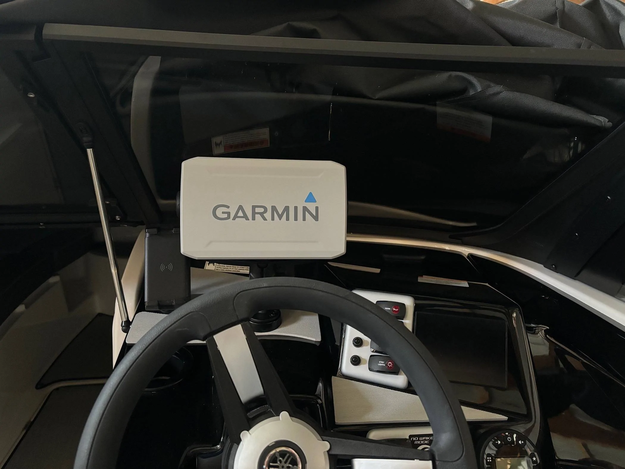 Jeep Gladiator Brought the new boat home 7 inch Garmin GPS on ram mount