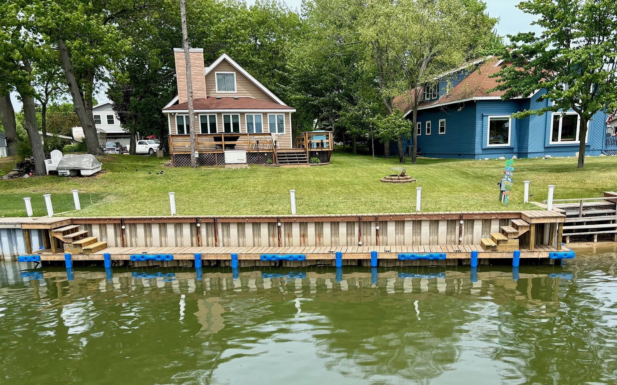 Jeep Gladiator Brought the new boat home Dock bumpers from across the canal