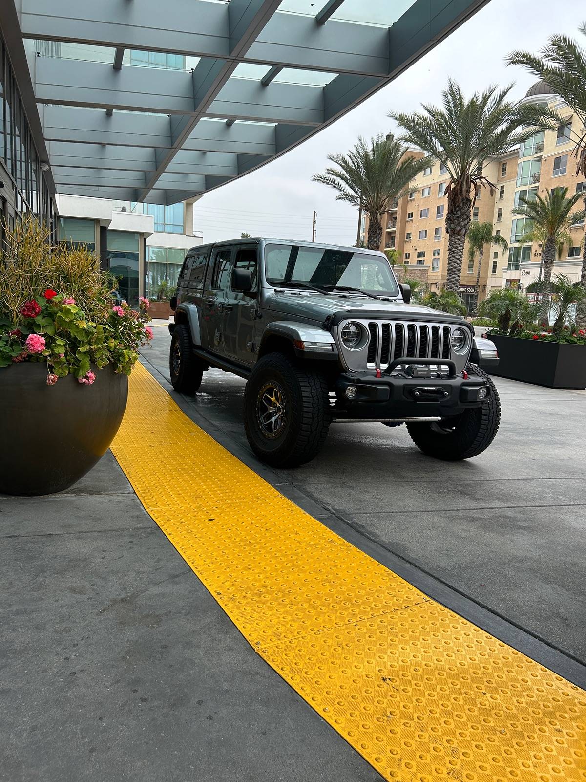 Jeep Gladiator ARE and LEER fiberglas canopies IMG_0214