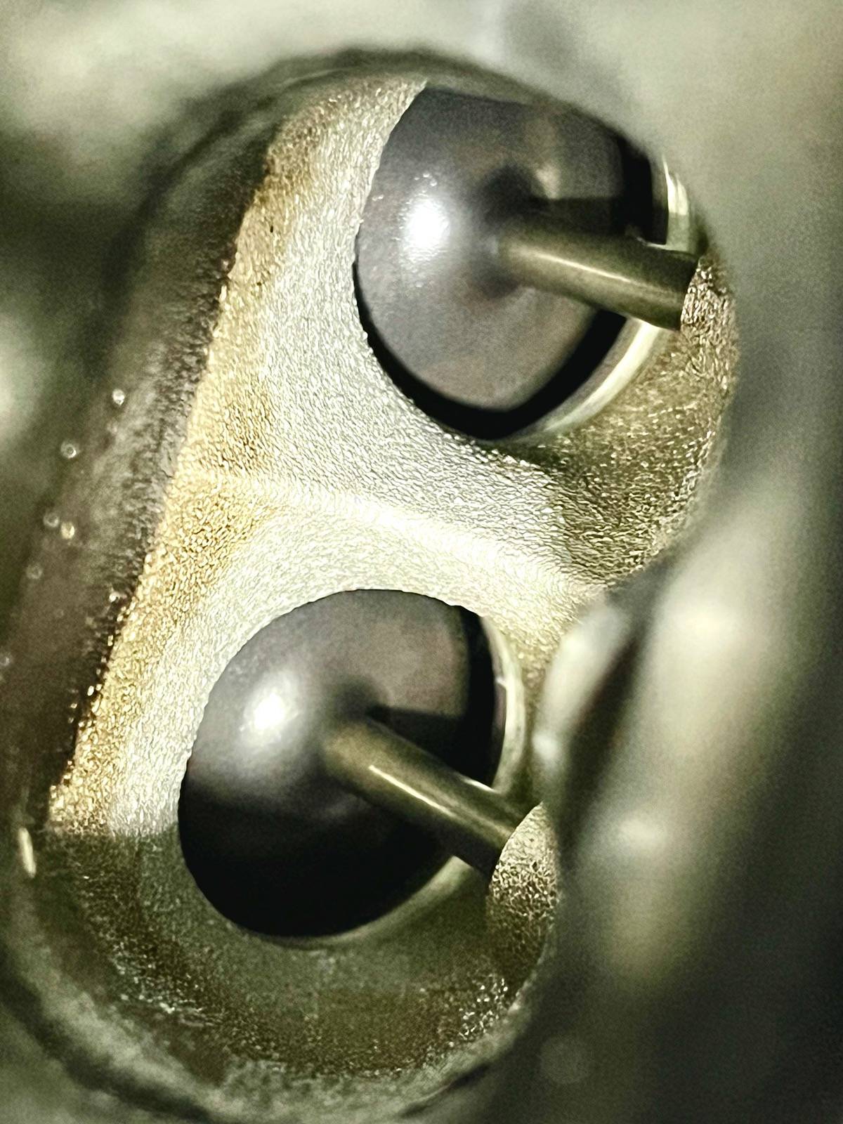 Jeep Gladiator Oil in PCV make up air tube IMG_2615