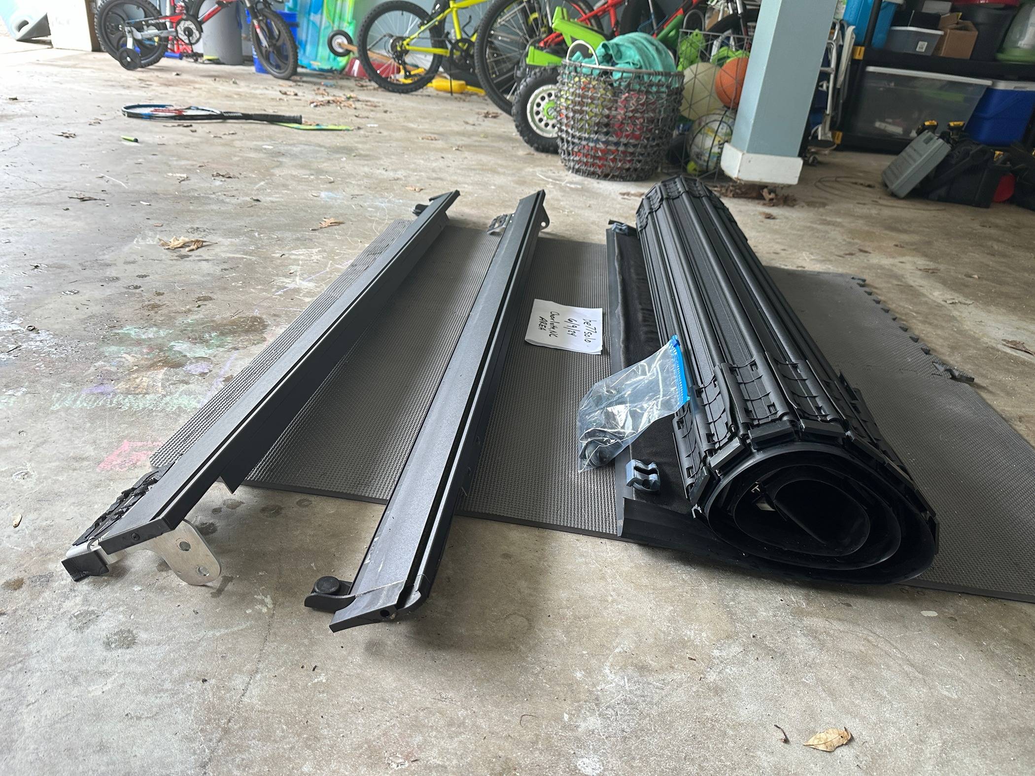Jeep Gladiator BAK Revolver X4S Roll-Up Tonneau Cover 20240609_201504719_iOS