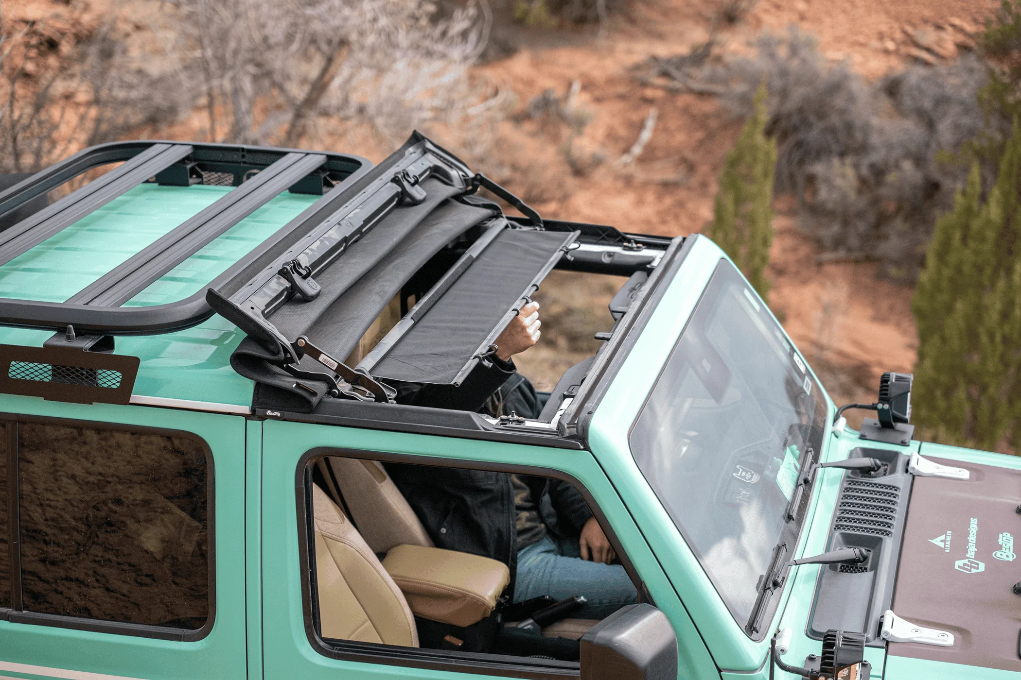 Jeep Gladiator The Best of Both Worlds! P1125448