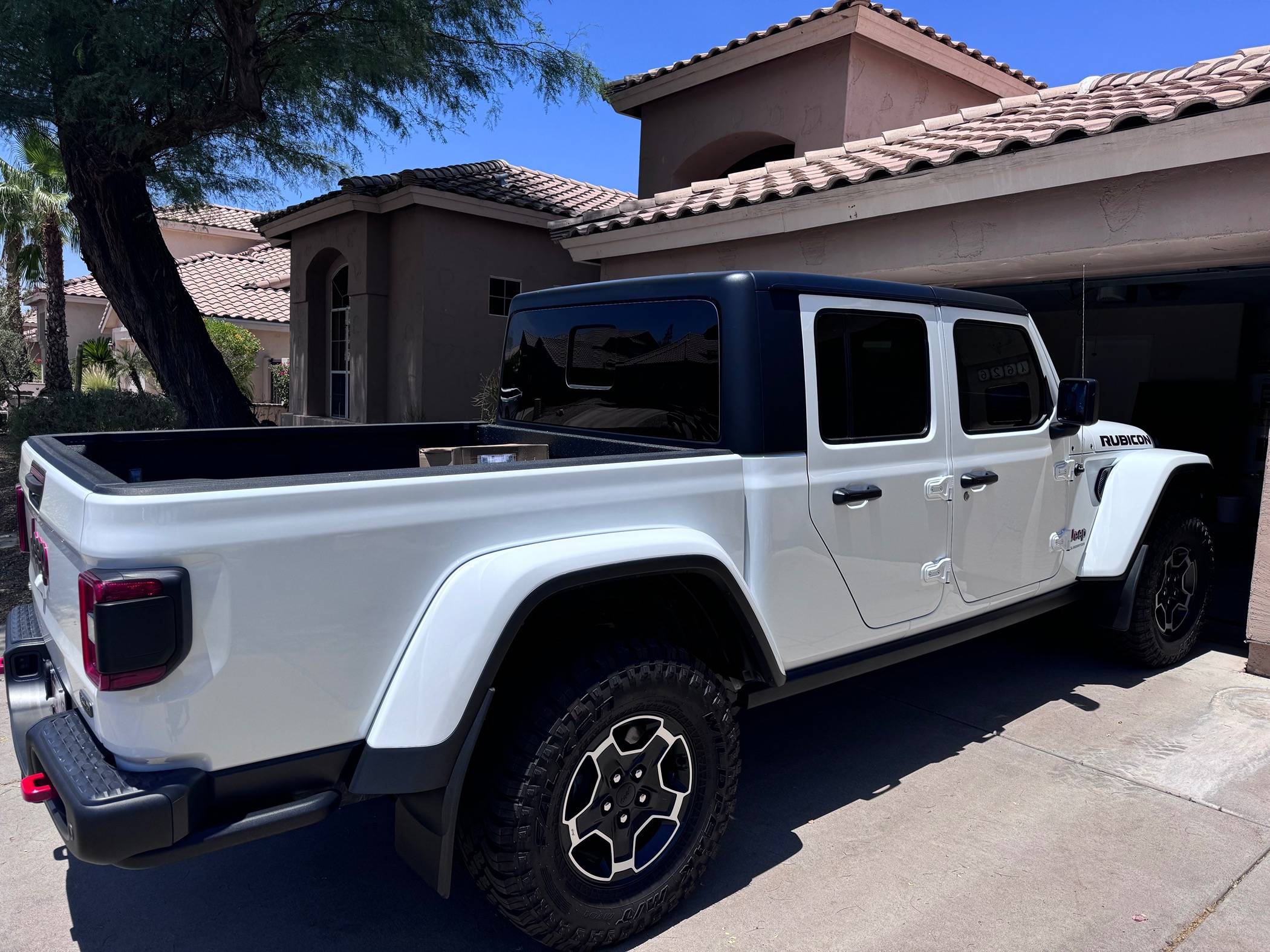 Jeep Gladiator 2023 Far Out Rubicon or Mojave Wheels with Falken MT01 IMG_8840