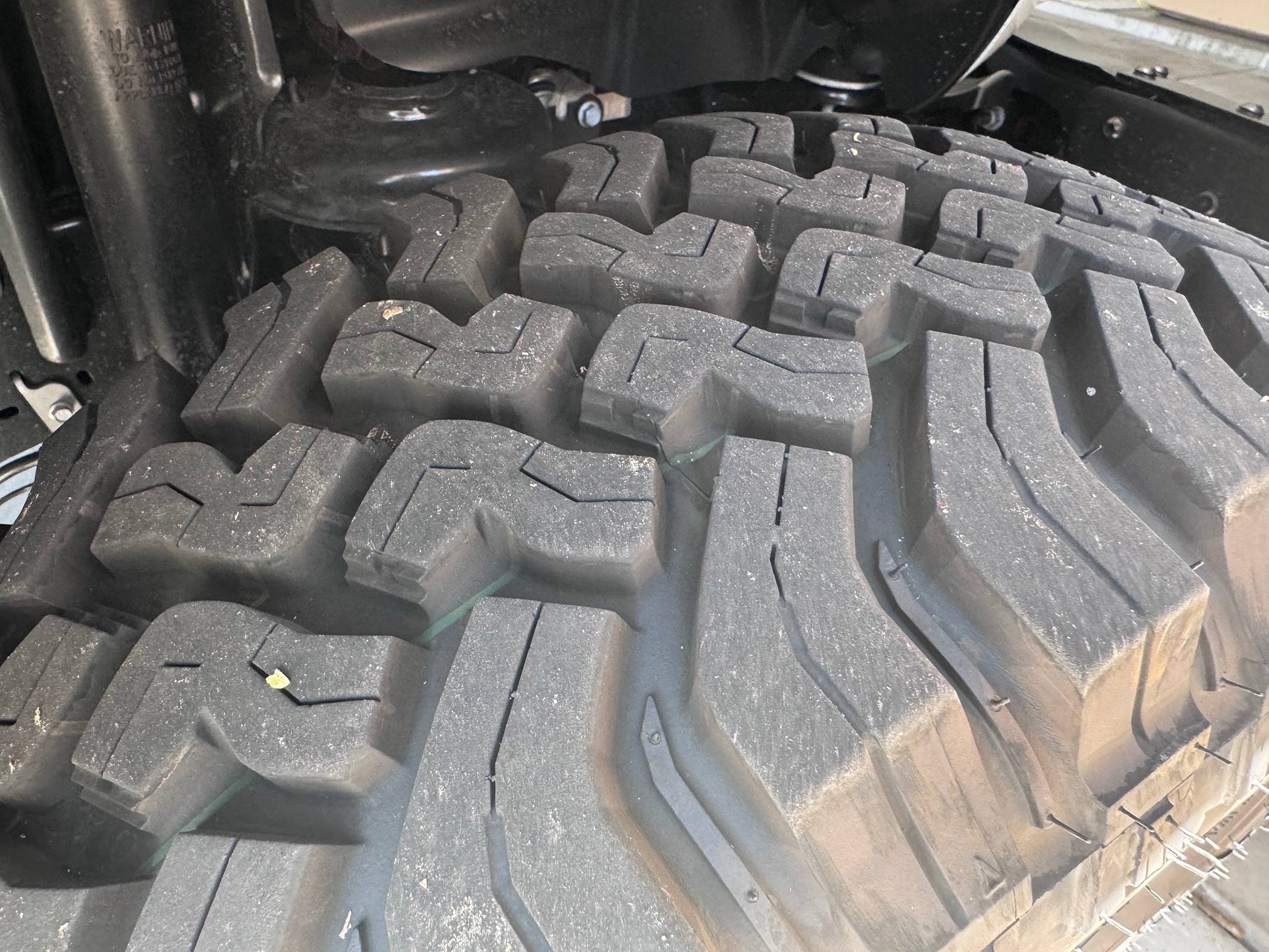 Jeep Gladiator 2023 Far Out Rubicon or Mojave Wheels with Falken MT01 IMG_8843