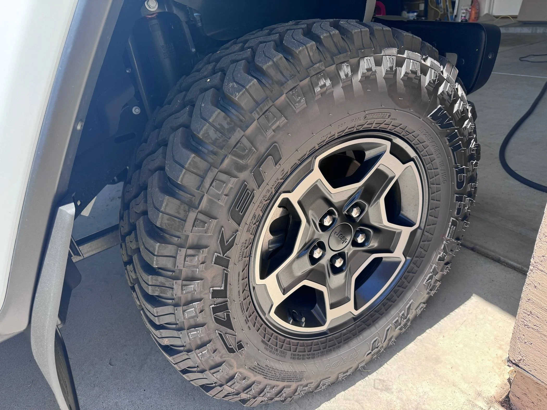 Jeep Gladiator 2023 Far Out Rubicon or Mojave Wheels with Falken MT01 IMG_8841