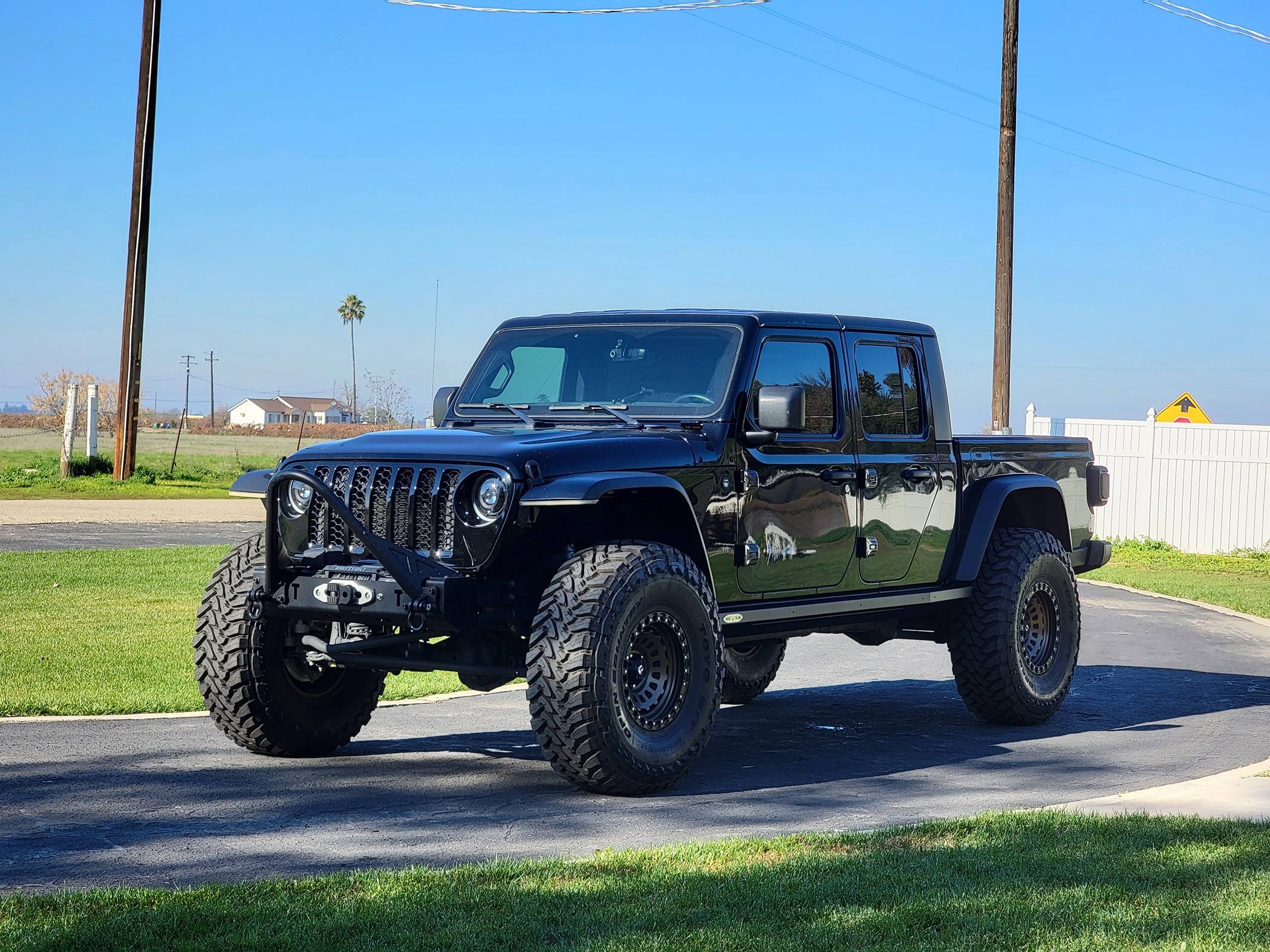 Jeep Gladiator Rockslide Engineering Gen 2 Power Steps 5e400d14-4f21-492b-ae72-f0e26294da05-1_all_3994