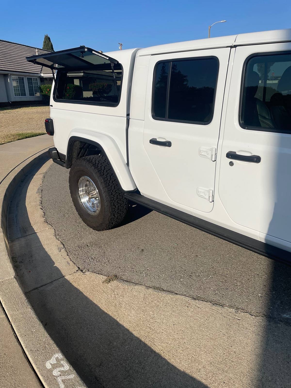 Jeep Gladiator ARE and LEER fiberglas canopies IMG_6331