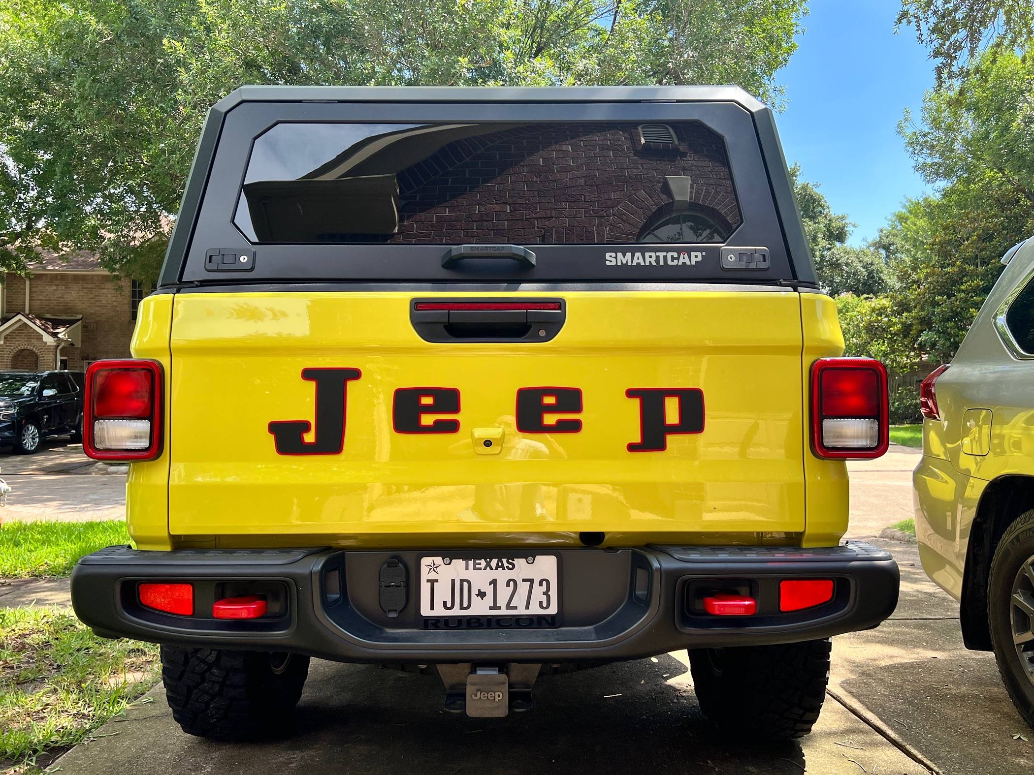 Jeep Gladiator Tailgate Lettering 38214C32-B488-486D-8331-6C0AF58B4BE2