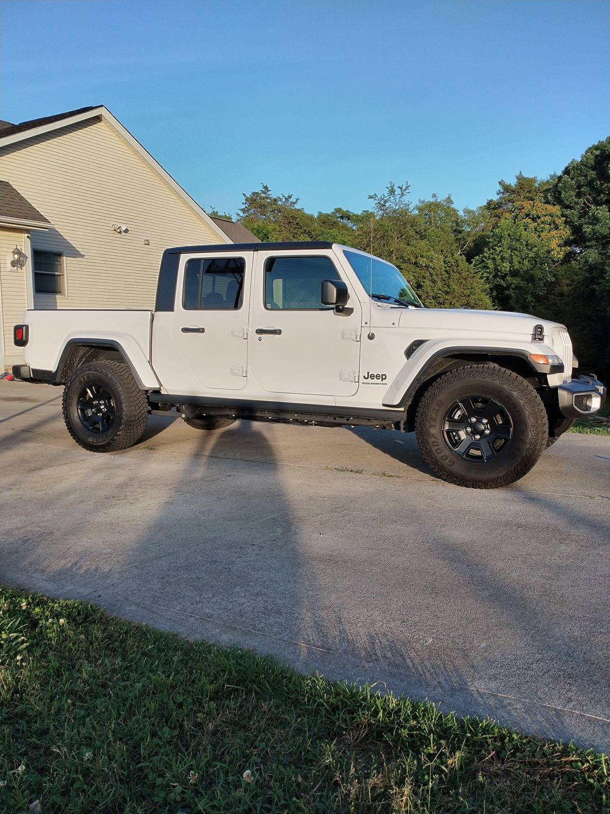 Jeep Gladiator Goodyear Territory MT 315/70/17 with 1.5 Teraflex installed 1000000812