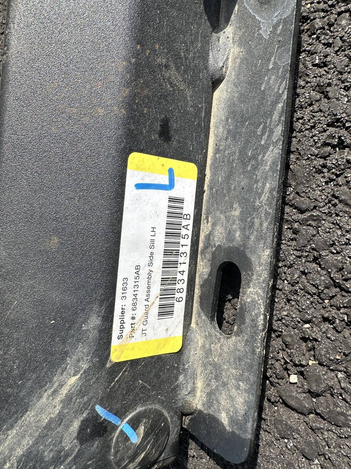 Jeep Gladiator For Sale: Take-off rails and factory skid plates from a 2022 Rubicon. thumbnail_IMG_8392