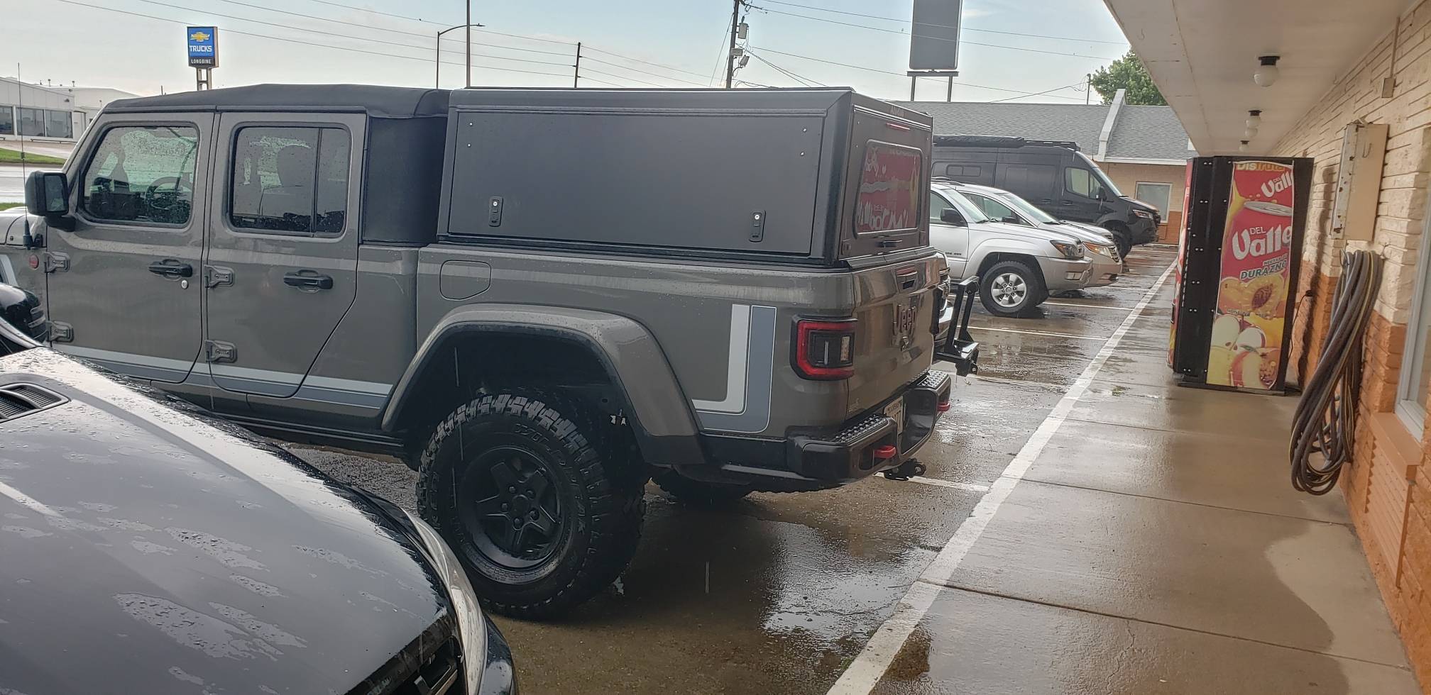 Jeep Gladiator Sleeping in an Alu-Cab Explorer Canopy? Resized_20230602_182820