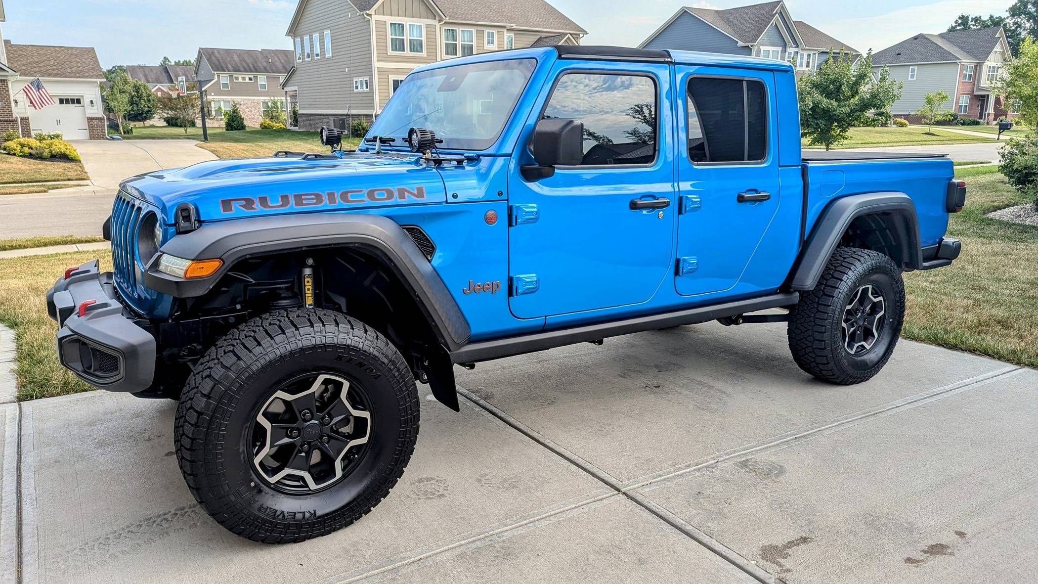 Jeep Gladiator Lets see all those Gladiators with lifts and bigger tires! PXL_20240622_230331789.MP~2