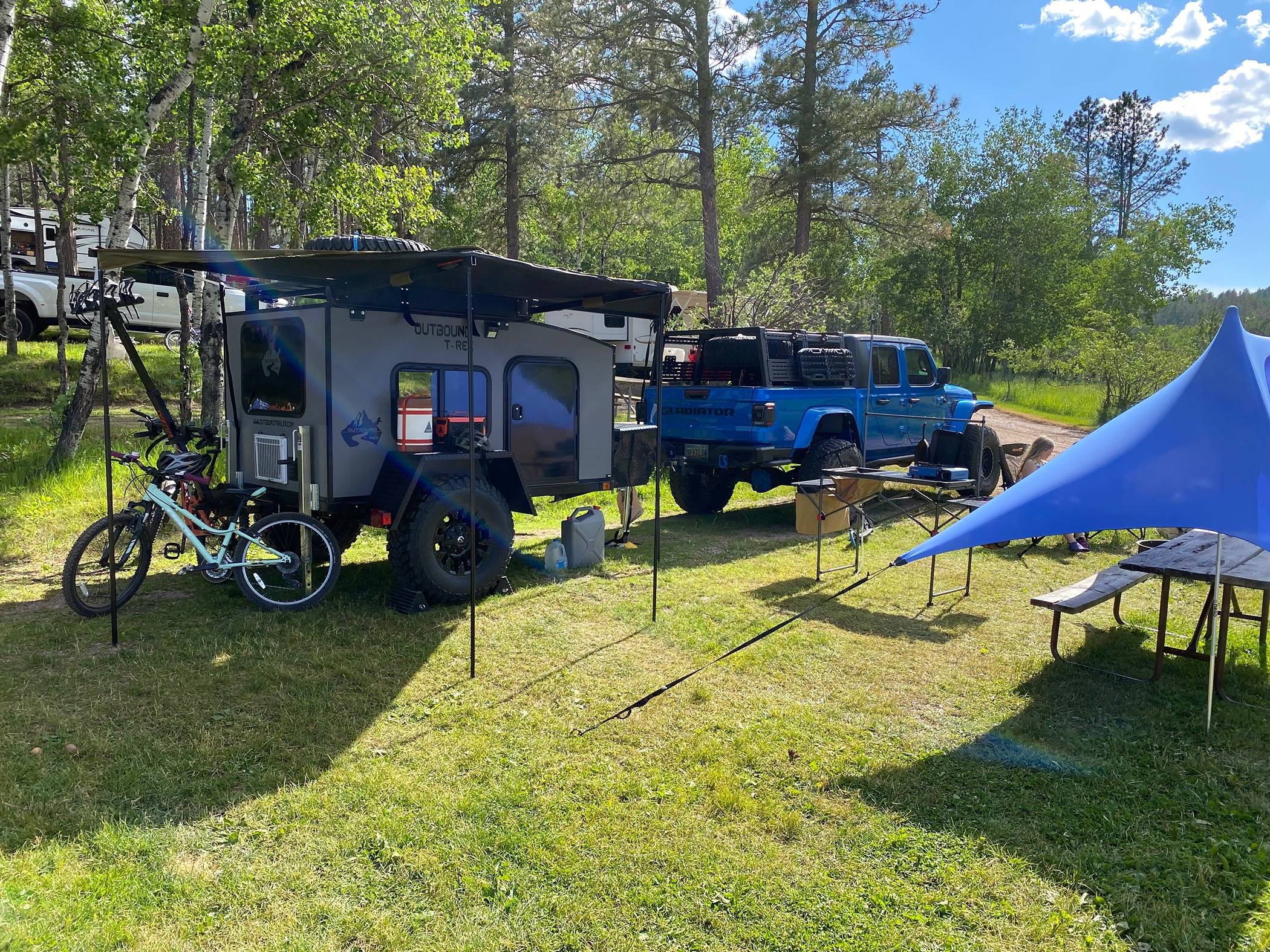 Jeep Gladiator Show us what camper / trailer / RV you're towing with your JT IMG_5608